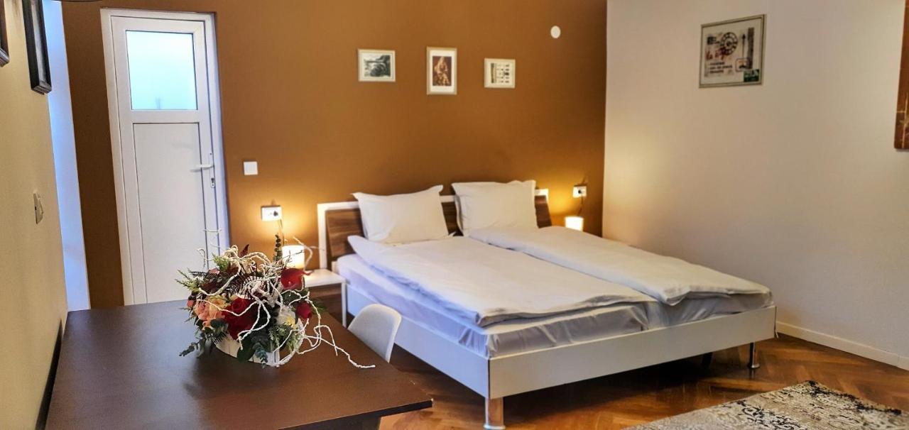 Casa Crown Hotell Braşov Exteriör bild